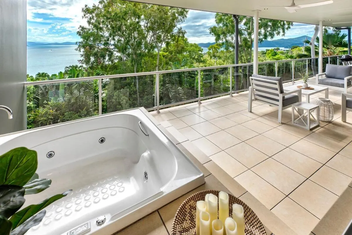 Blue Water Views 17 - Free Buggy Included! Apartment Hamilton Island