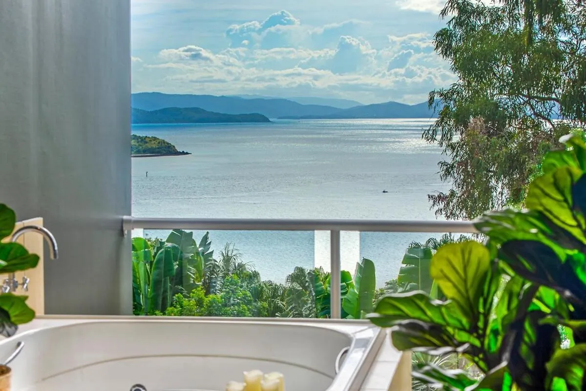 Blue Water Views 17 - Free Buggy Included! Apartment Hamilton Island