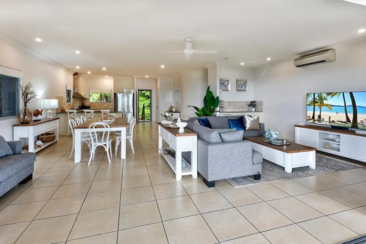 Blue Water Views 17 - Free Buggy Included! Apartment Hamilton Island