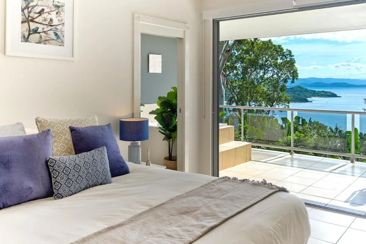Blue Water Views 17 - Free Buggy Included! Apartment Hamilton Island