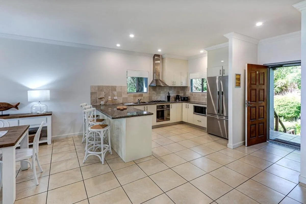 Blue Water Views 17 - Free Buggy Included! Apartment Hamilton Island