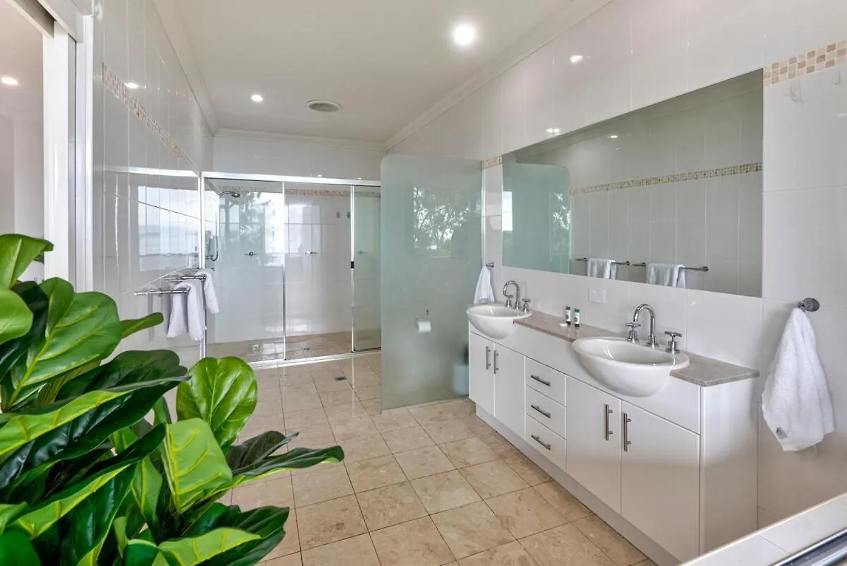 Blue Water Views 17 - Free Buggy Included! Apartment Hamilton Island