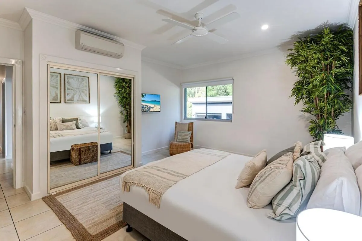 Blue Water Views 17 - Free Buggy Included! Apartment Hamilton Island